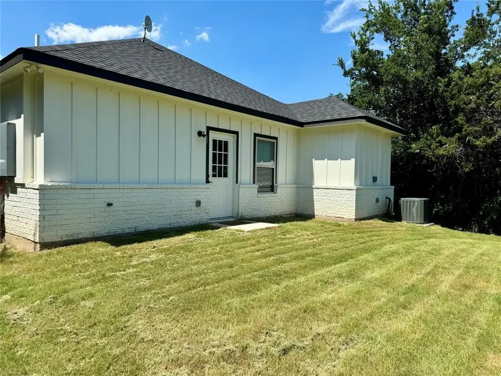 819 Arkansas River Drive Granbury TX 76048