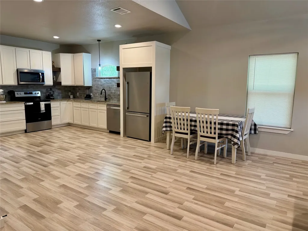 819 Arkansas River Drive Granbury TX 76048