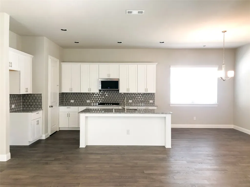 17644 Bottlebrush Drive Dallas TX 75252