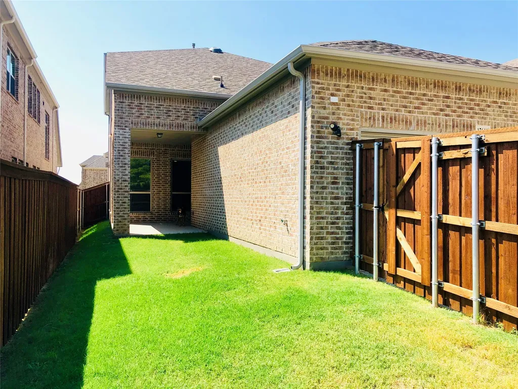 17644 Bottlebrush Drive Dallas TX 75252