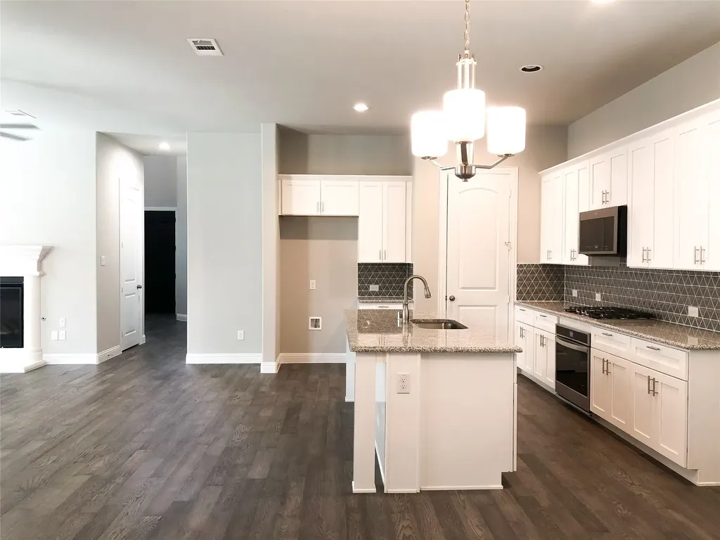17644 Bottlebrush Drive Dallas TX 75252