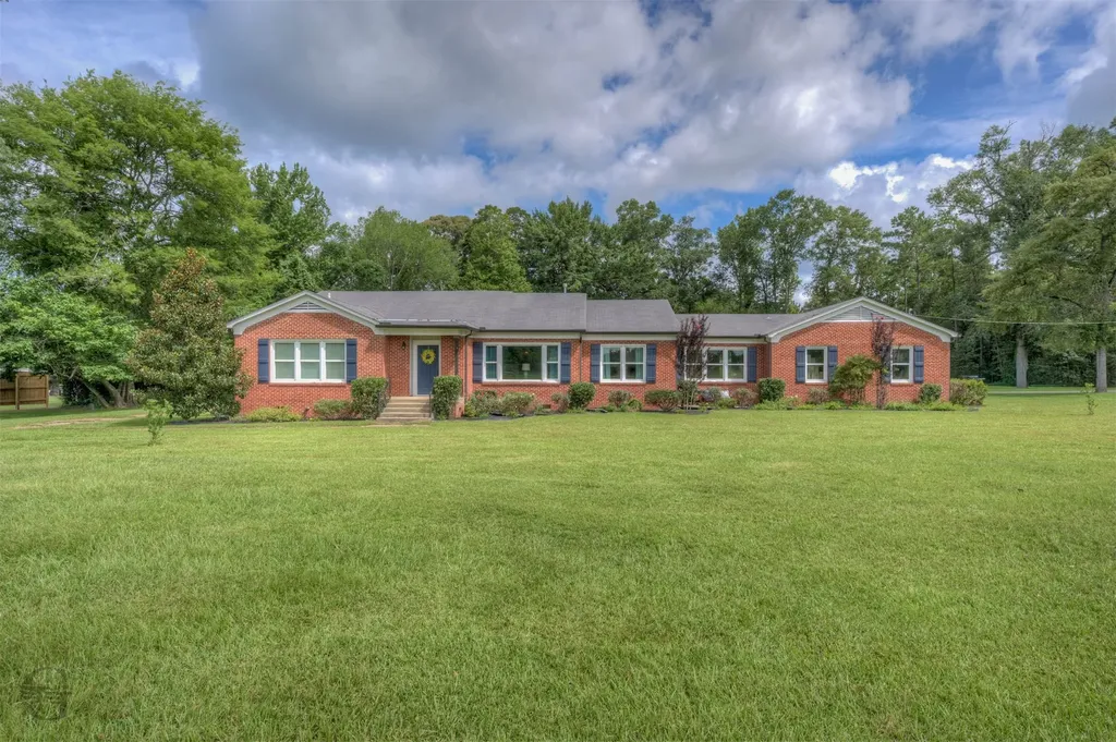 3065 Highway 155 Coushatta LA 71019