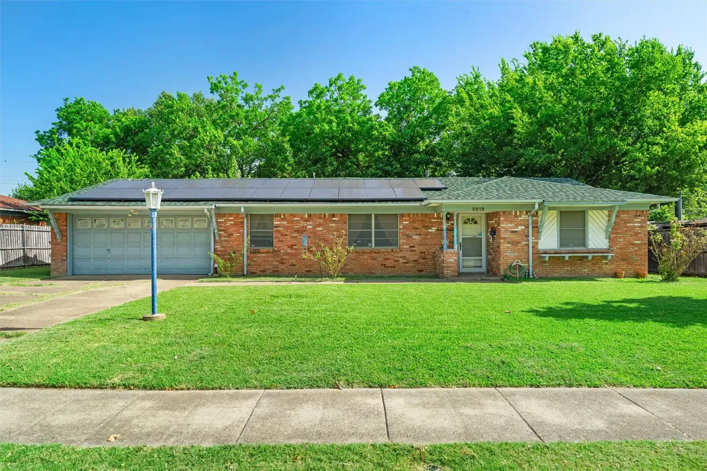 2019 Marilyn Lane Arlington TX 76010