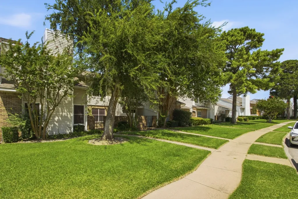 840 Creekside Drive Lewisville TX 75067