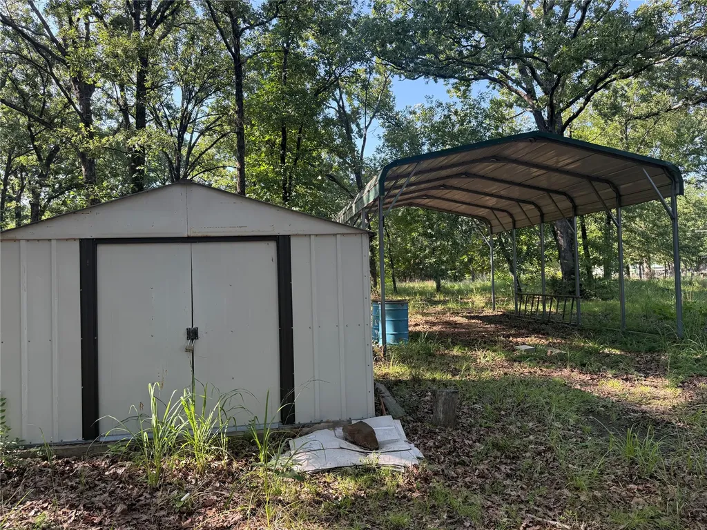 000 Cr 2418 Honey Grove TX 75446