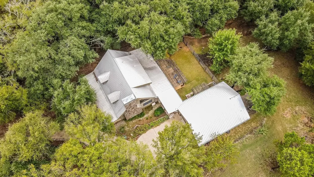 1054 White Bluff Drive Whitney TX 76692