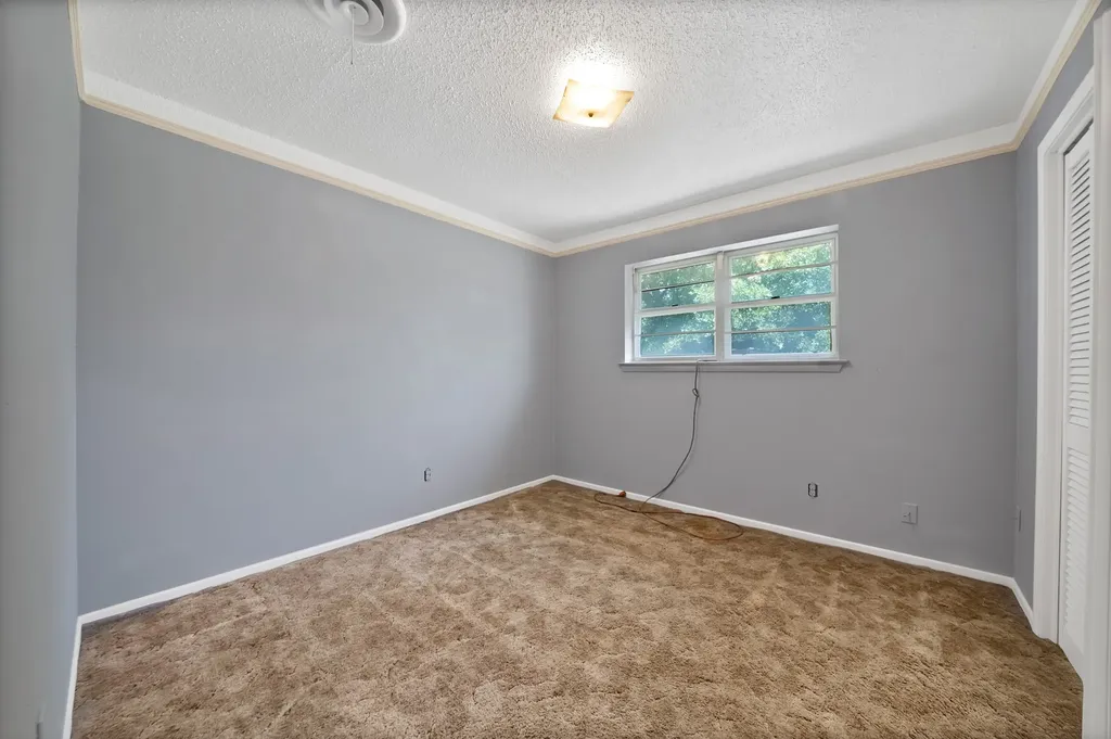 305 W Bethesda Road Burleson TX 76028