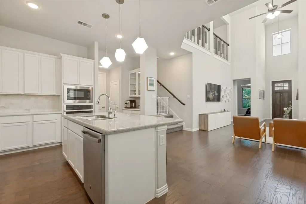 2510 Westbank Trail Garland TX 75042