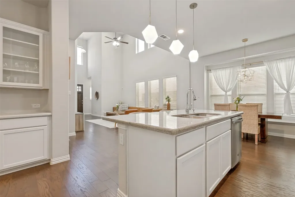 2510 Westbank Trail Garland TX 75042