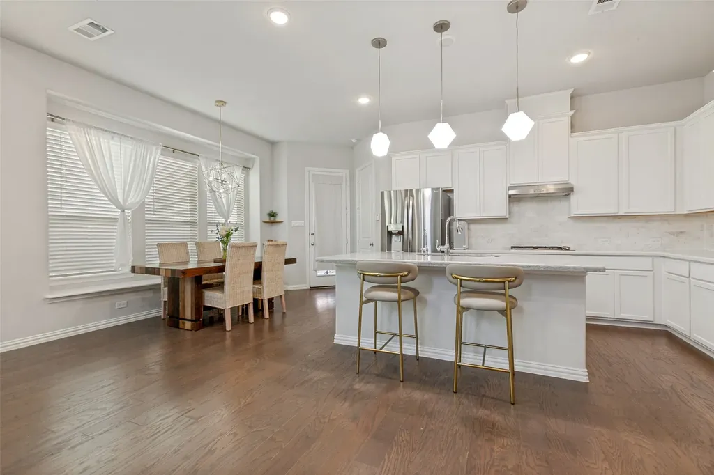 2510 Westbank Trail Garland TX 75042