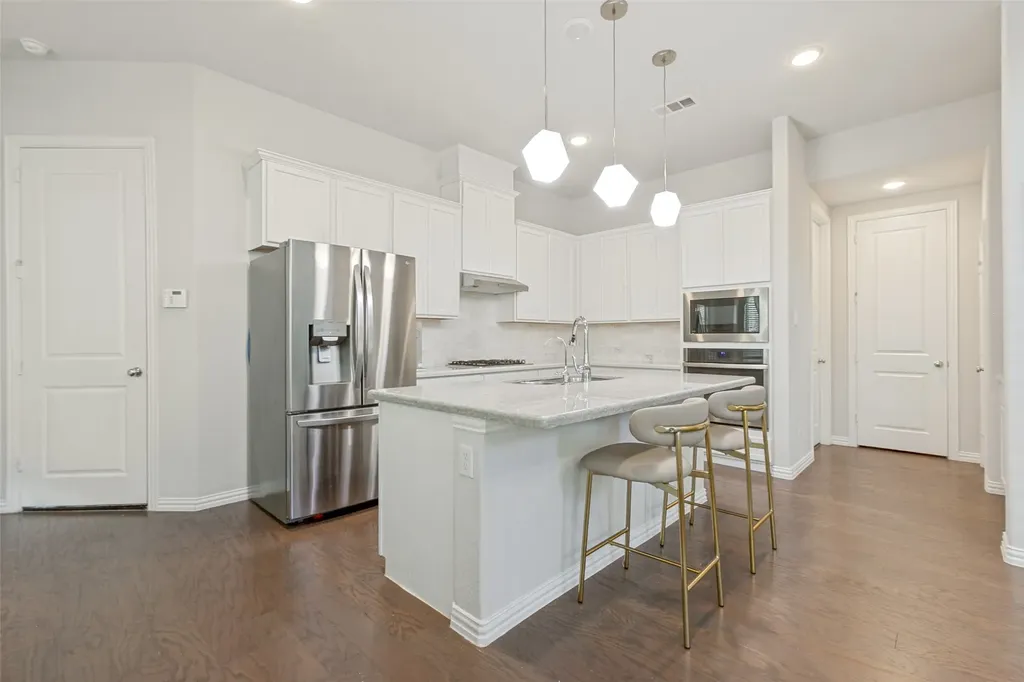 2510 Westbank Trail Garland TX 75042