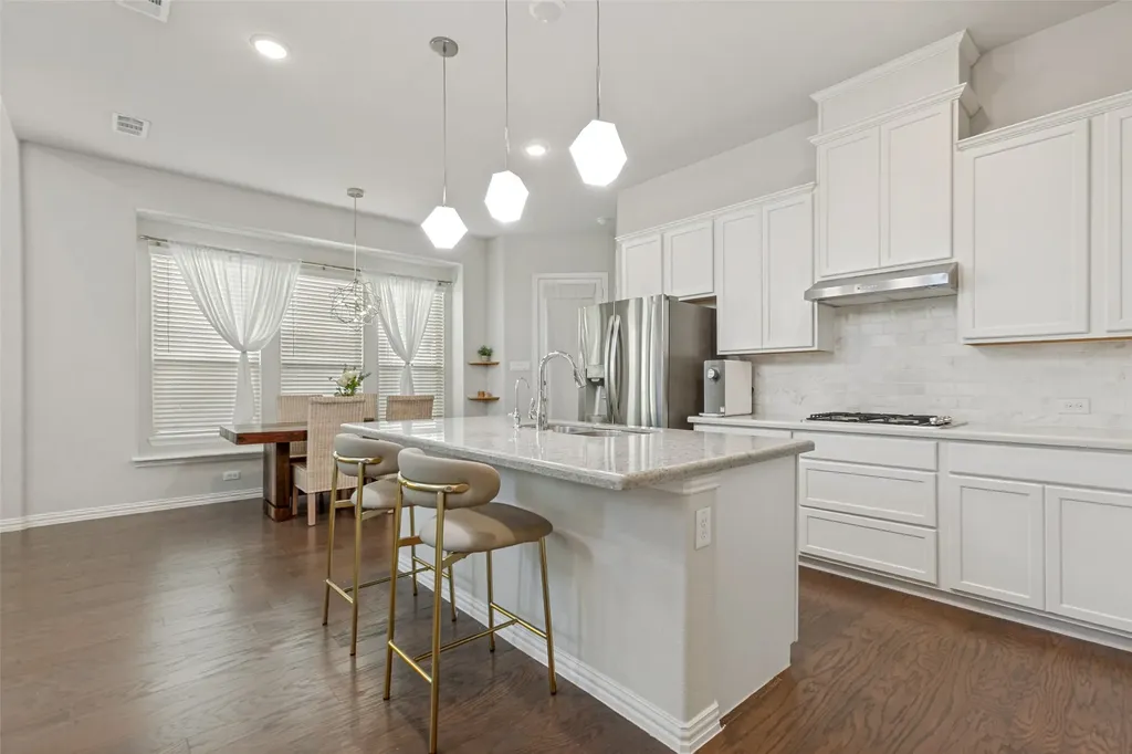 2510 Westbank Trail Garland TX 75042