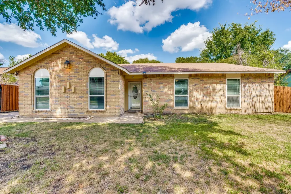 1249 High Meadow Lane Lancaster TX 75146