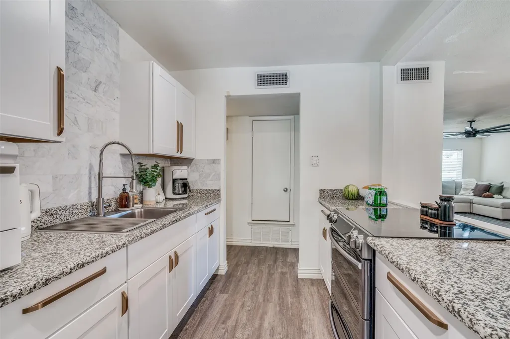 1249 High Meadow Lane Lancaster TX 75146