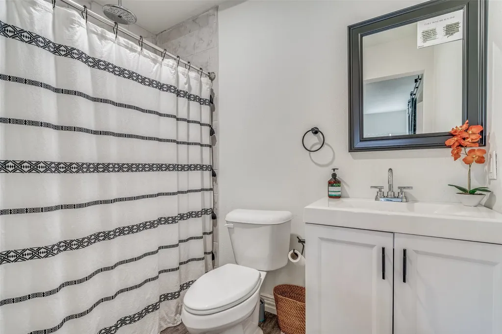 1249 High Meadow Lane Lancaster TX 75146