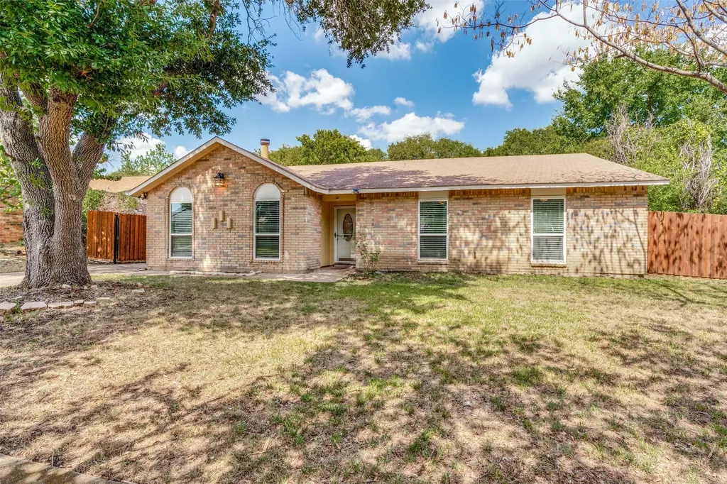 1249 High Meadow Lane Lancaster TX 75146