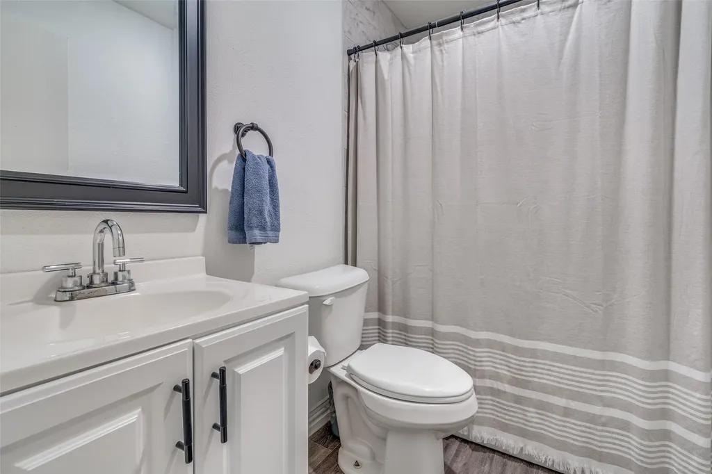 1249 High Meadow Lane Lancaster TX 75146