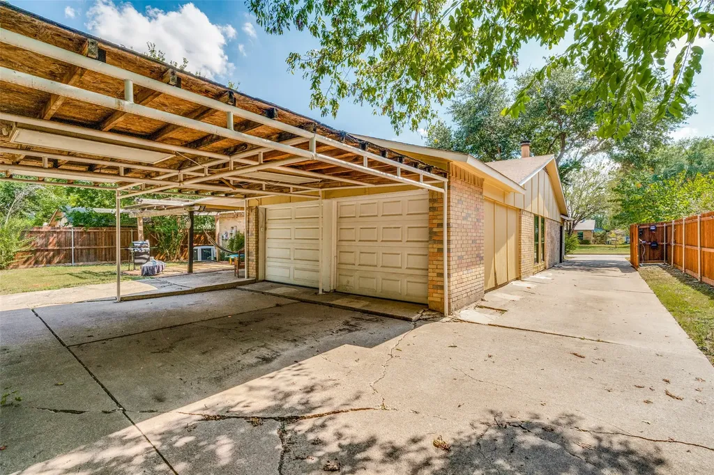 1249 High Meadow Lane Lancaster TX 75146