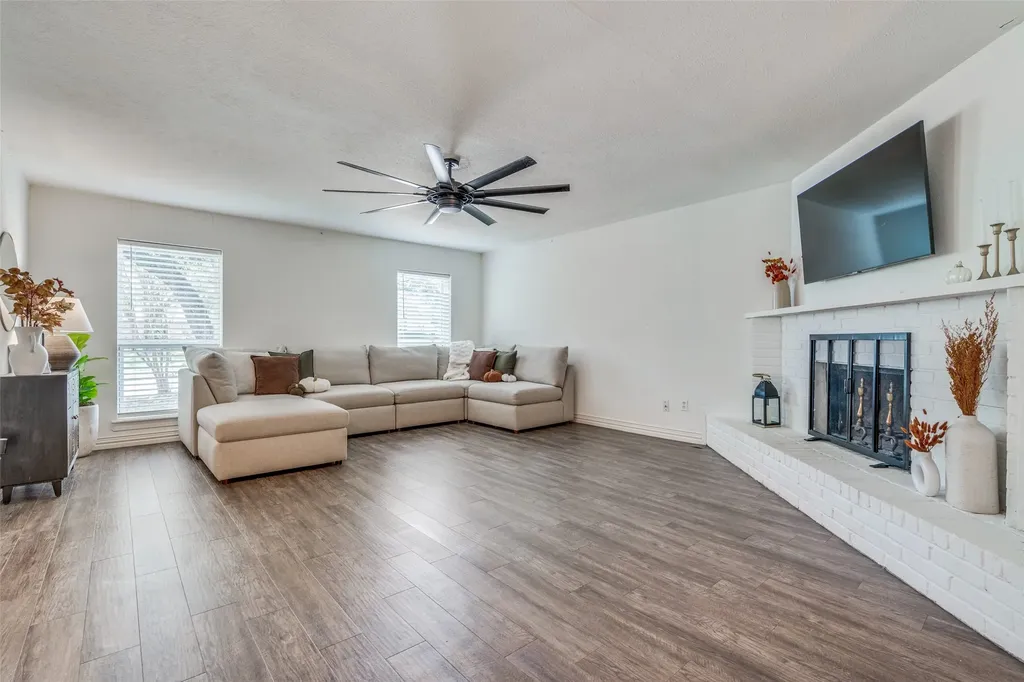 1249 High Meadow Lane Lancaster TX 75146