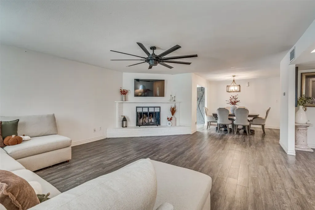 1249 High Meadow Lane Lancaster TX 75146