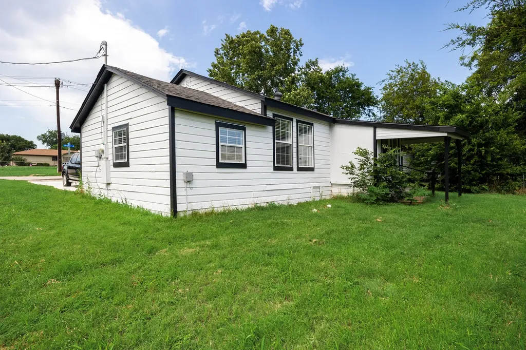 321 W 7th Street Weatherford TX 76086