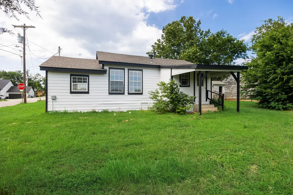321 W 7th Street Weatherford TX 76086
