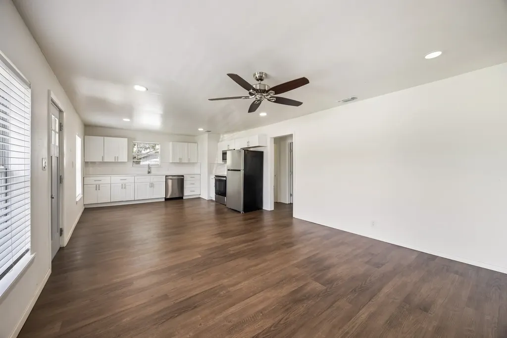 321 W 7th Street Weatherford TX 76086