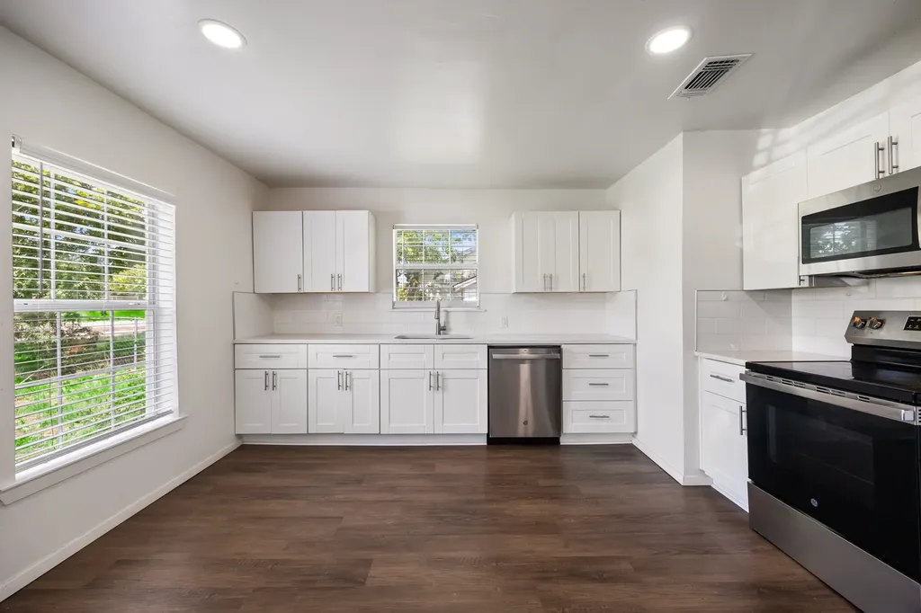 321 W 7th Street Weatherford TX 76086