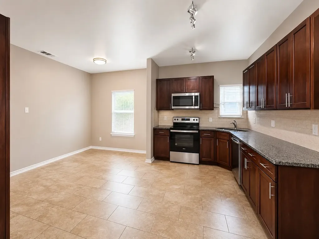 719 E 6th Street Bonham TX 75418