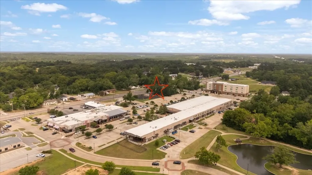 501 N Main Street Lindale TX 75771