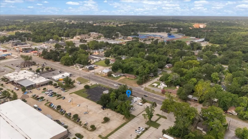 501 N Main Street Lindale TX 75771