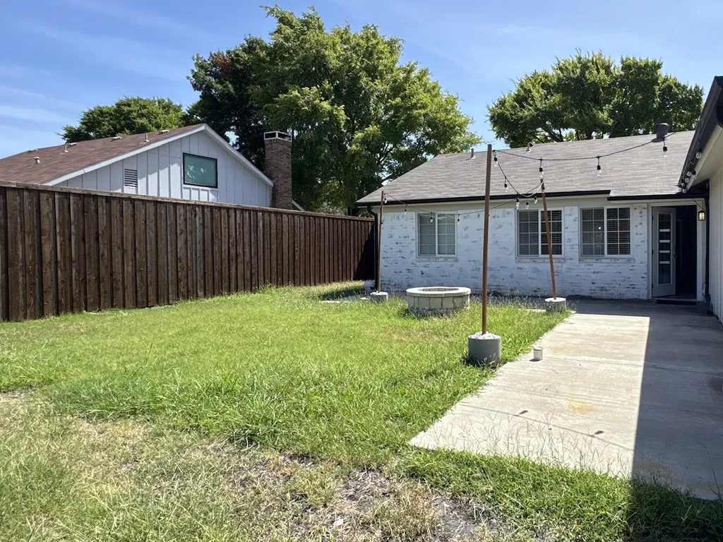 4105 Wheelwright Drive Garland TX 75044