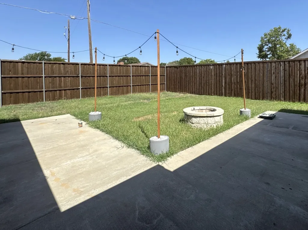 4105 Wheelwright Drive Garland TX 75044