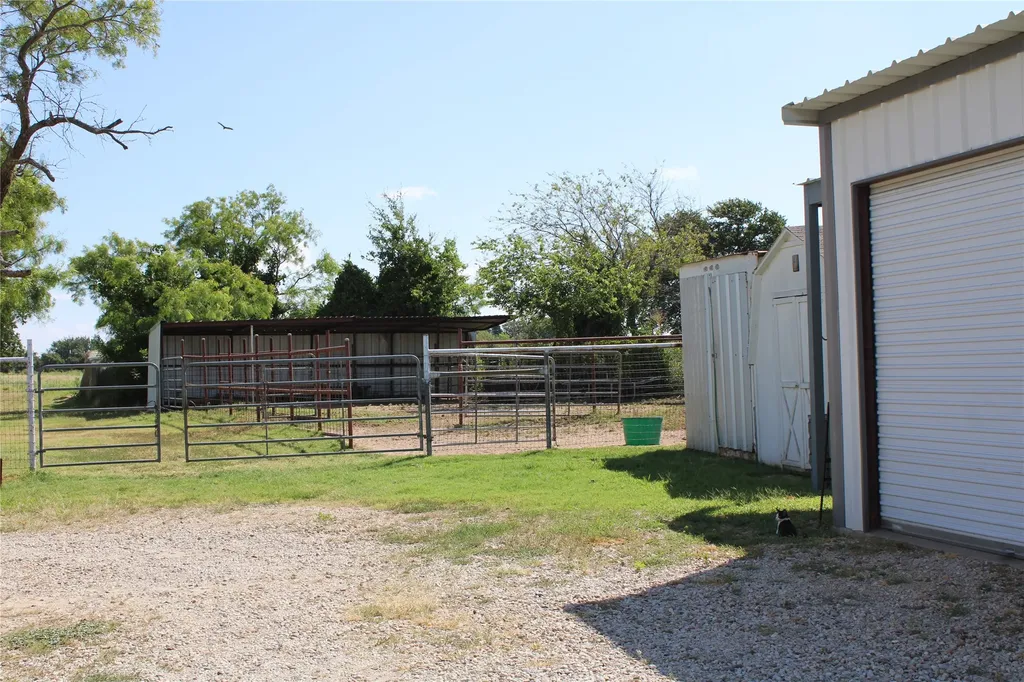 9612 West Highway 199 Poolville TX 76487