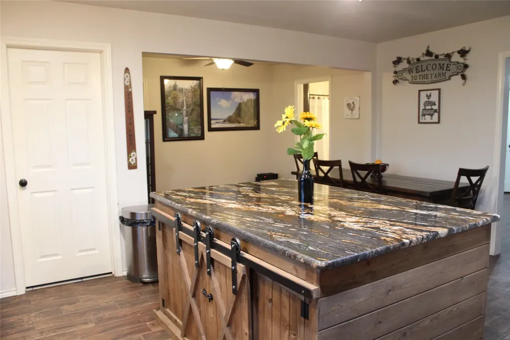 9612 West Highway 199 Poolville TX 76487