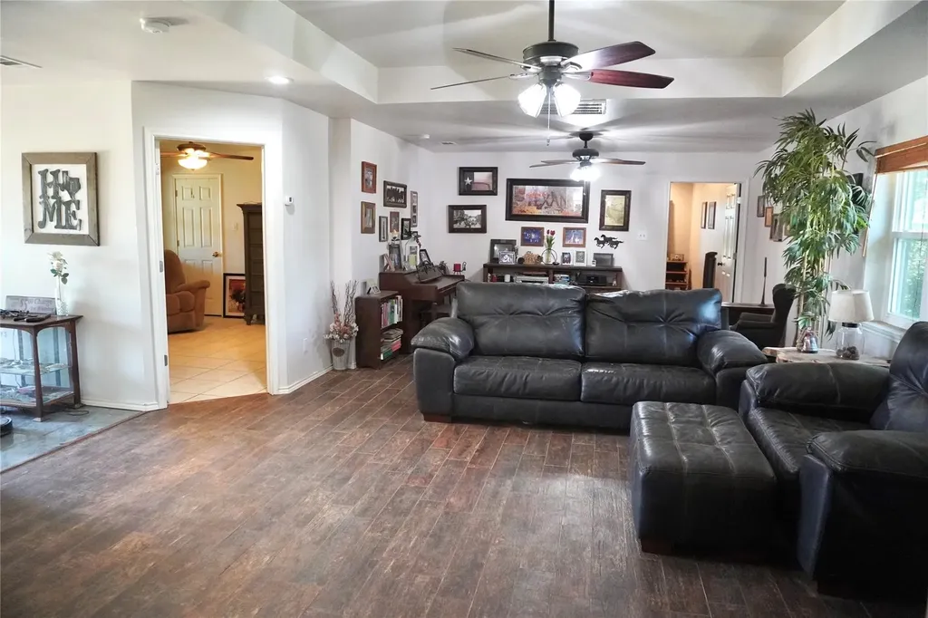 9612 West Highway 199 Poolville TX 76487