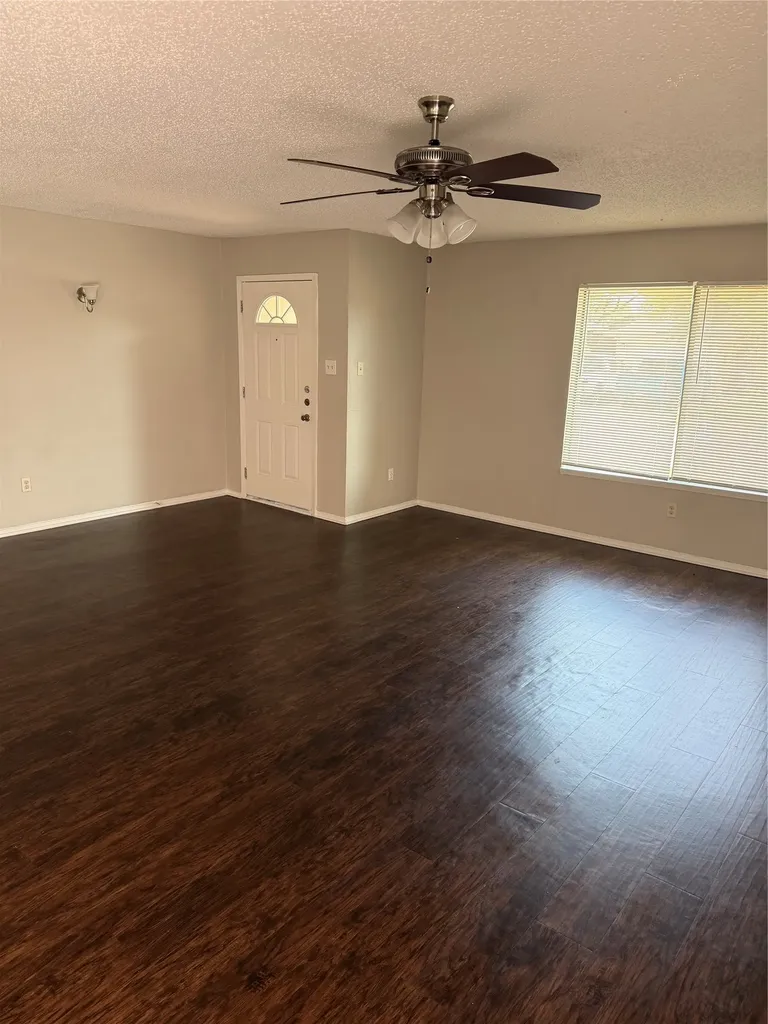 1206 Brook Hill Lane Arlington TX 76014