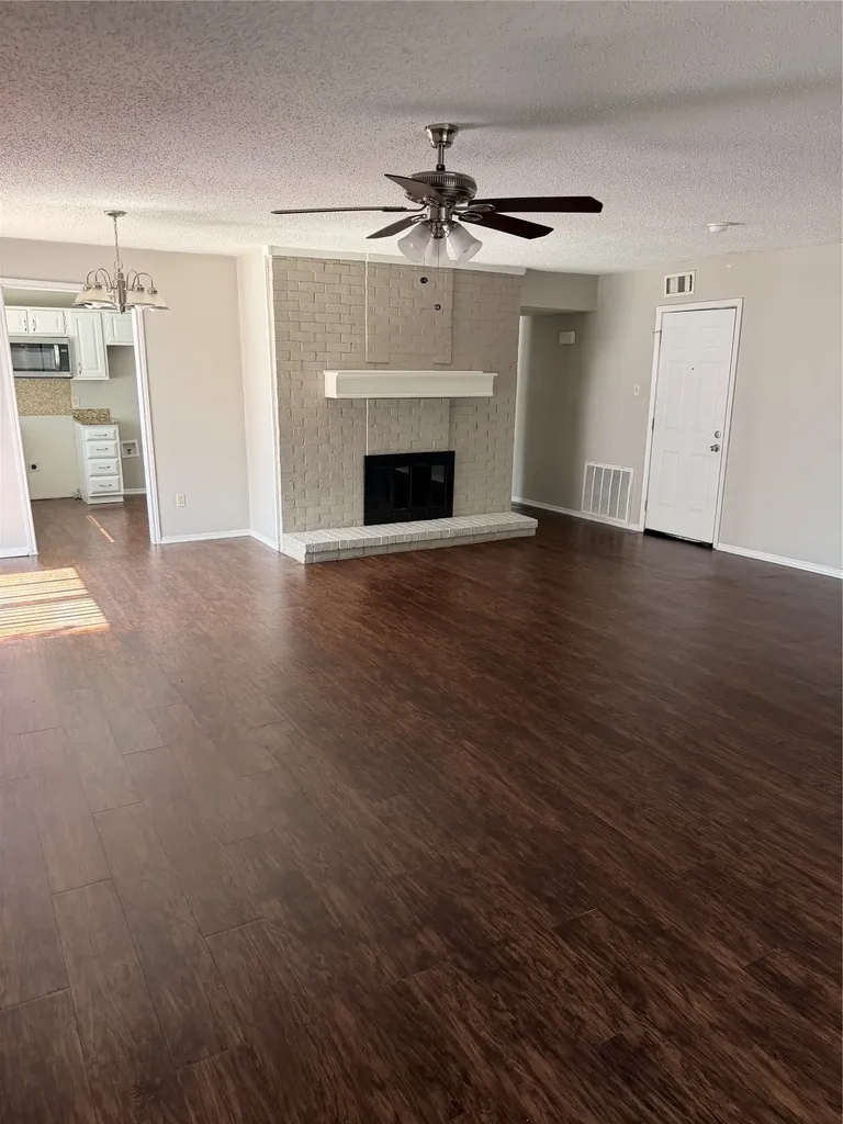 1206 Brook Hill Lane Arlington TX 76014