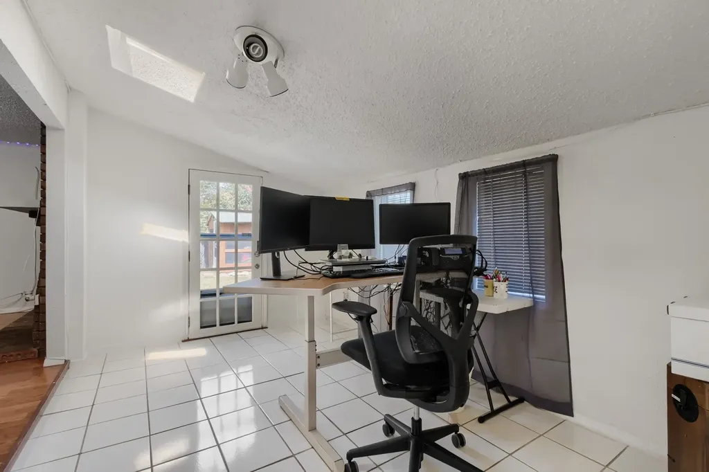 2611 Ridgemoor Court Arlington TX 76016