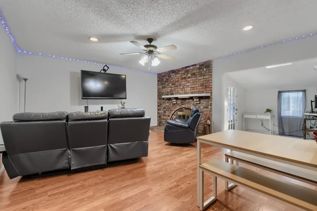 2611 Ridgemoor Court Arlington TX 76016