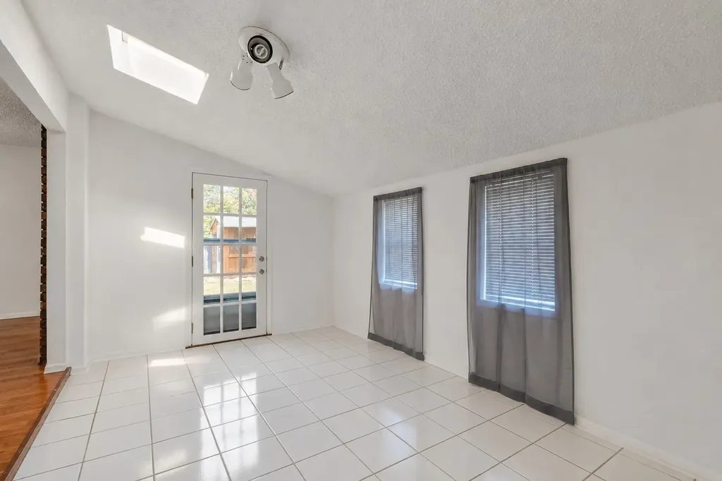 2611 Ridgemoor Court Arlington TX 76016