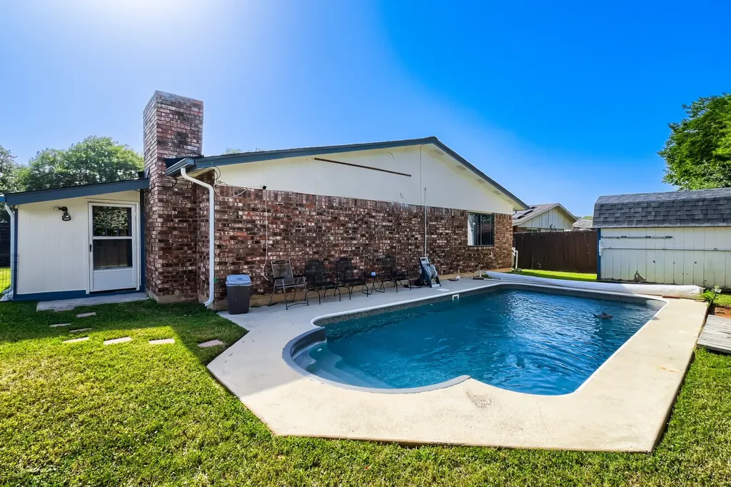 2611 Ridgemoor Court Arlington TX 76016