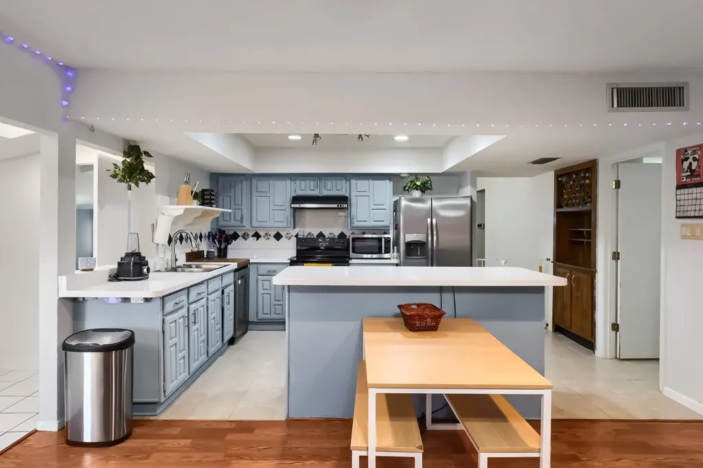 2611 Ridgemoor Court Arlington TX 76016