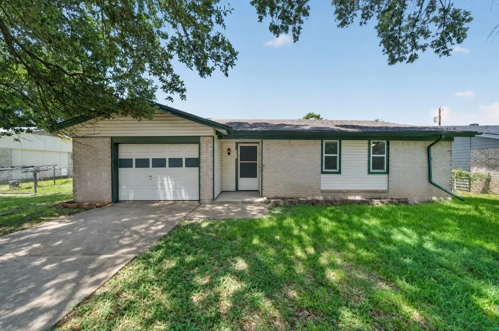 2461 Lisa Street Grand Prairie TX 75051