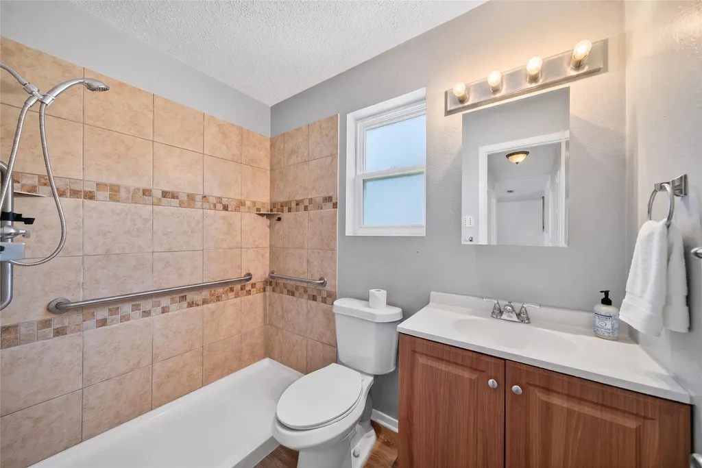 2461 Lisa Street Grand Prairie TX 75051