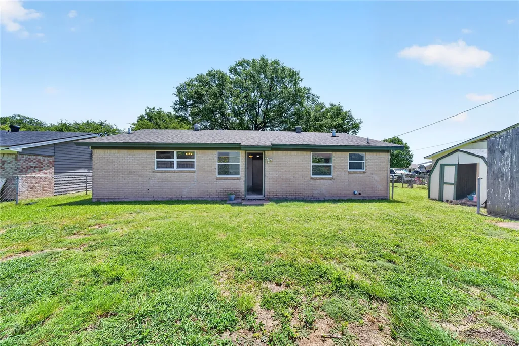 2461 Lisa Street Grand Prairie TX 75051