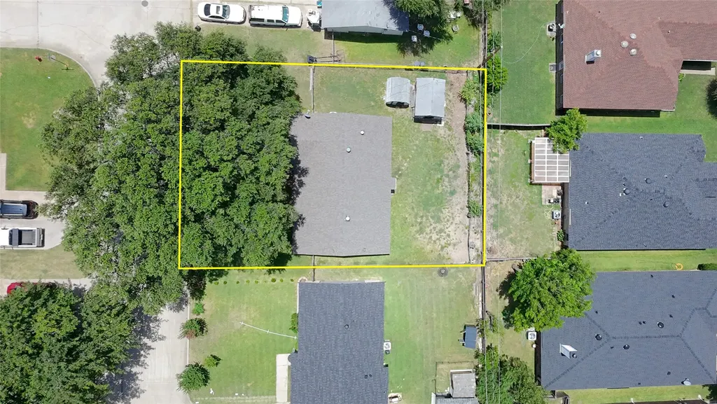 2461 Lisa Street Grand Prairie TX 75051