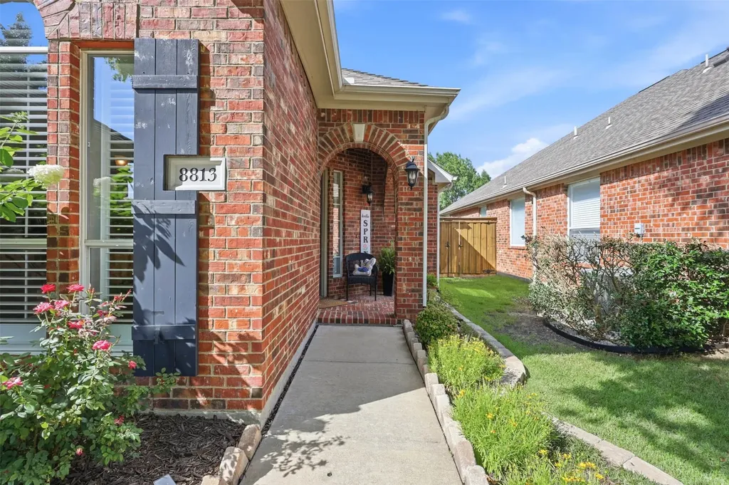 8813 Edinburgh Lane Rowlett TX 75089