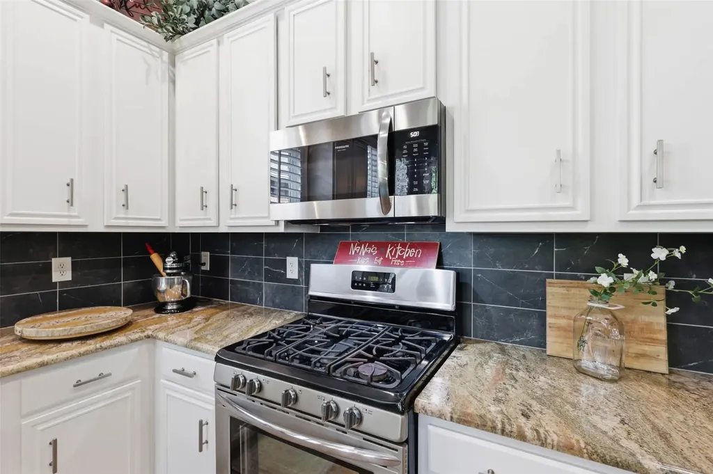 8813 Edinburgh Lane Rowlett TX 75089