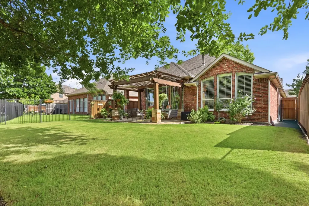 8813 Edinburgh Lane Rowlett TX 75089